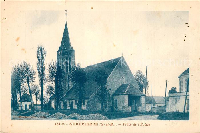 Aubepierre-Ozouer-le-Repos Place de L Eglise