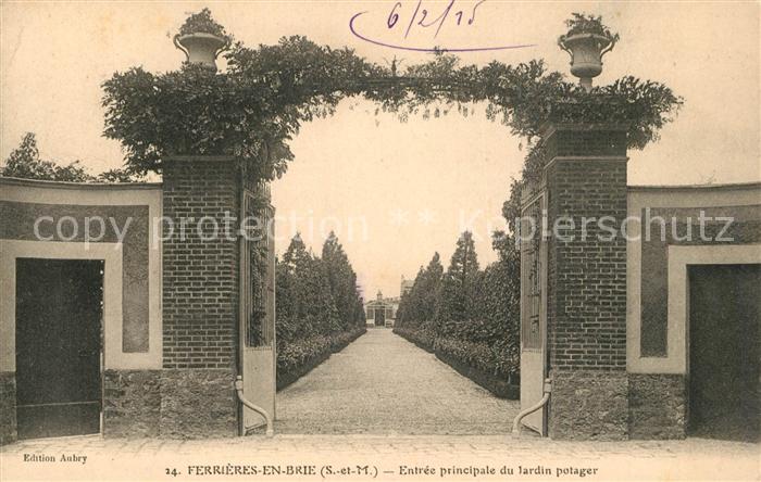 Ferrieres Charente-Maritime Entr?e principale du Jardin Potager