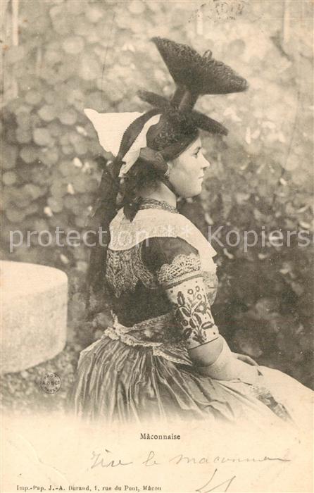 Macon 71 Maconnaise Frau in Tracht