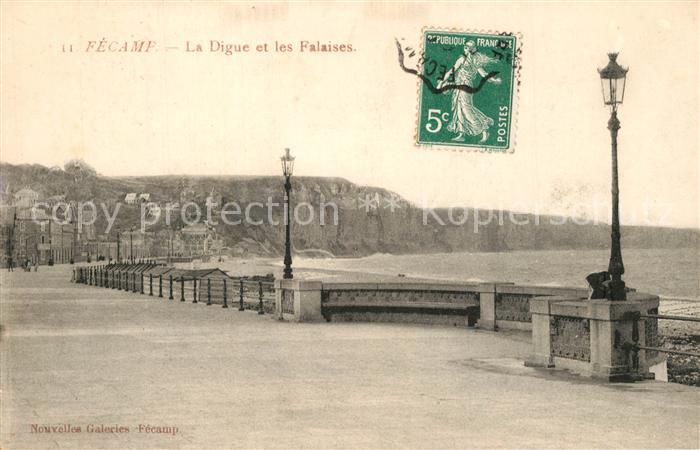 Fecamp La Digue et les Falaises