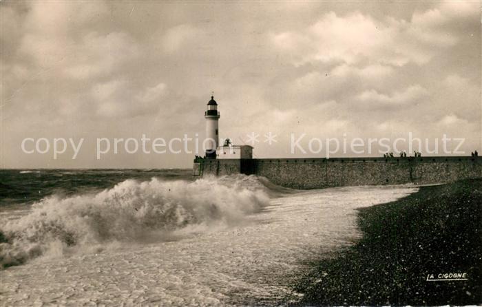 Le Treport Effets de vagues au phar