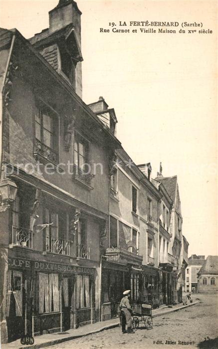 La Ferte-Bernard Rue Carnot et Vieille Maison