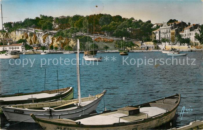 Sanary-sur-Mer Un coin du Port Cote d_Azur