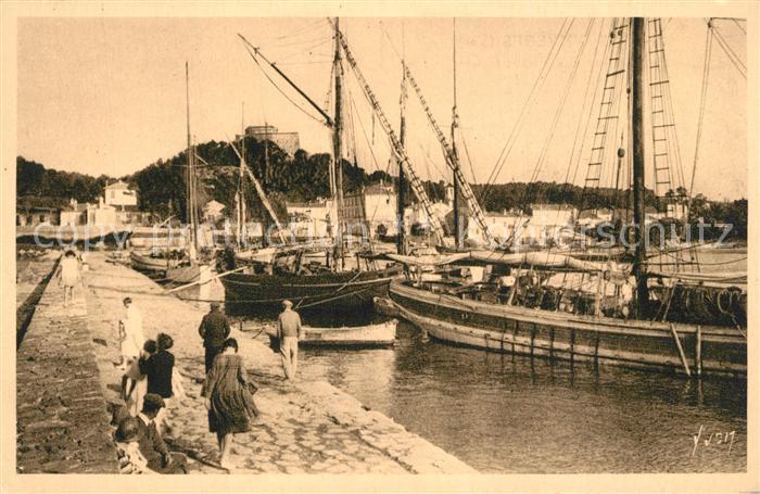Ile de Porquerolles Le Port et la Jetée des voiliers