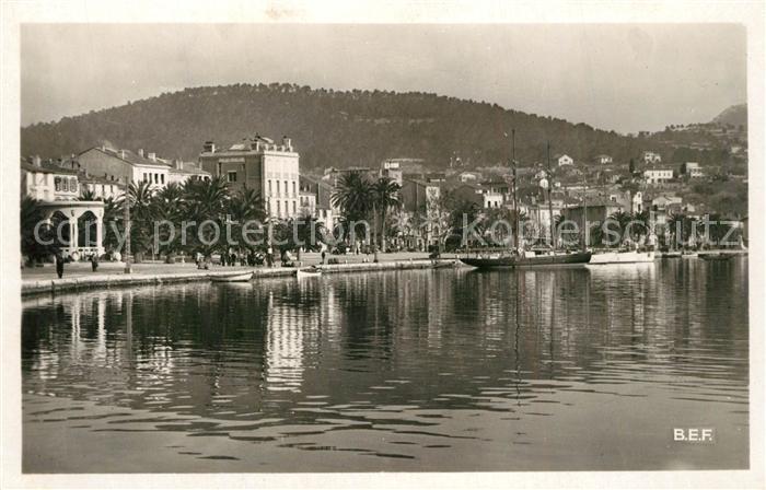 Bandol Vue sur le Port et la Ville Cote d_Azur