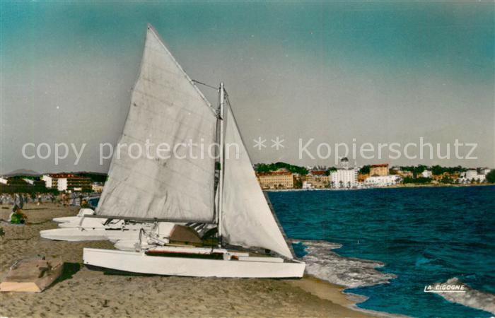 Frejus La Plage au loin Saint Raphael Cote d_A