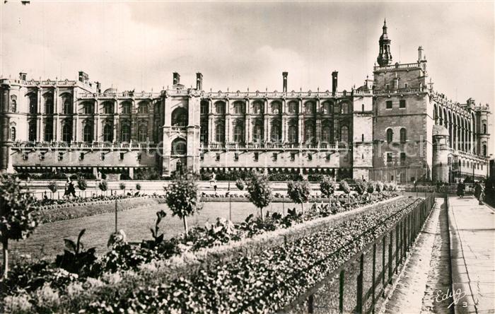 Saint-Germain-en-Laye Chateau vu du parc