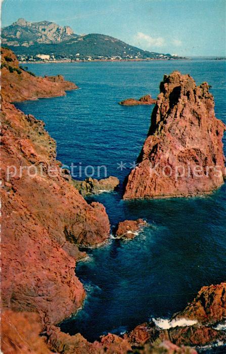 Le Dramont Le Rocher La Cathedrale au fond la Baumette d Agay Cote d'Azur