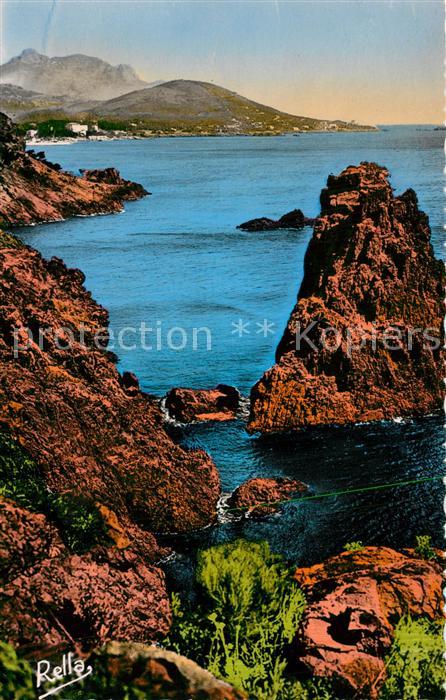 Le Dramont Le Rocher La Cathedrale au fond Hotel d