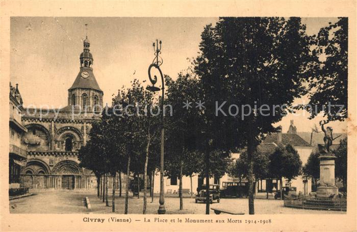 Civray Vienne La Place et le Monument aux Morts