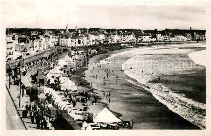 Les Sables-d Olonne Le Remblai et la Plage