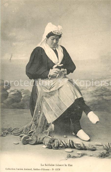 Les Sables-d Olonne La Sablaise faisant le filet