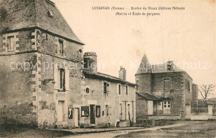 Lusignan Restes du Vieux Chateau Melusin