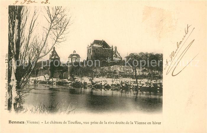 Bonnes Vienne Le chateau de Touffou vue prise de la rive droite de la Vienne en
