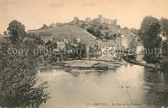Druyes-les-Belles-Fontaines Le Lac et le Chateau