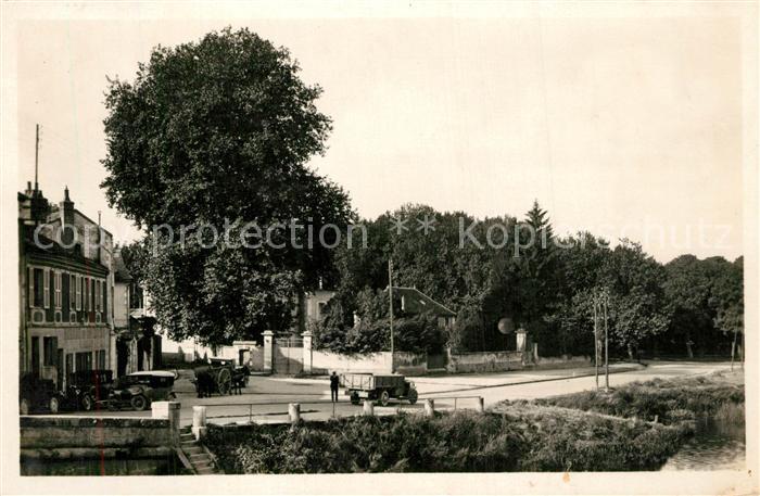 Joigny Yonne Le Chapeau et la Sous Prefecture