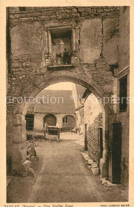 Tanlay Une Vieille Cour