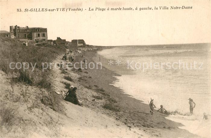 Saint-Gilles-Croix-de-Vie Vendee La Plage a maree haute a gauche la Villa Notre