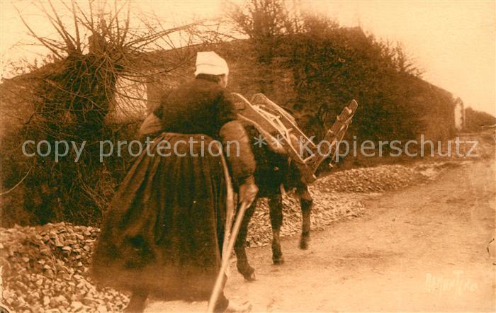 Saint Jean de Monts Costumes et Coiffes du Marais et de la Cote de Vendee
