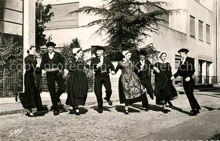 Vendee Folklore Les Danseurs du Marais Vendeen 1re Figure de la Courante
