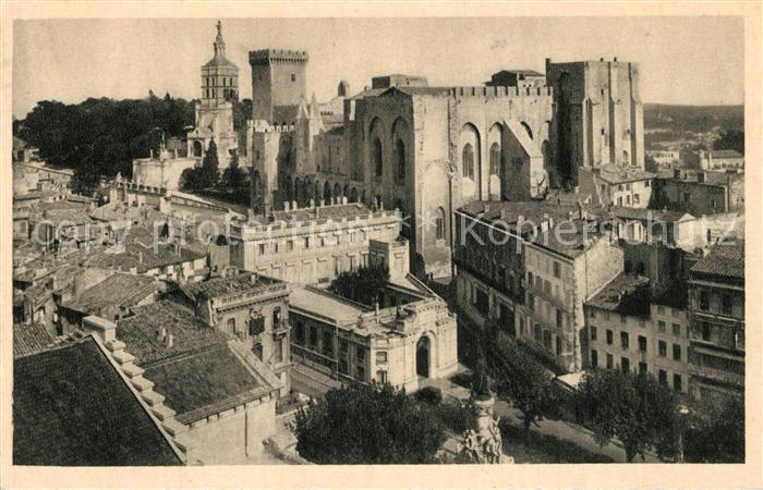 Avignon Vaucluse Palais des Papes et Notre Dame des Doms vus du Beffroi