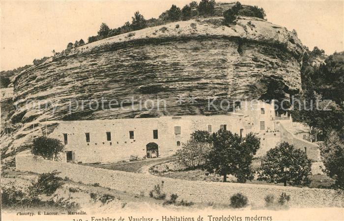 Fontaine-de-Vaucluse Habitations de Troglodytes modernes