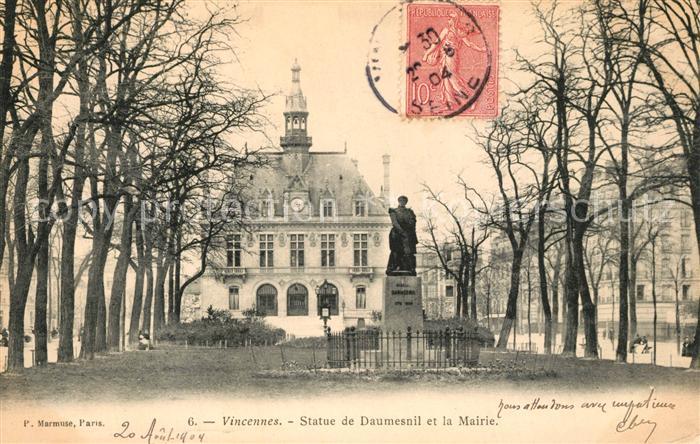 Vincennes Statue de Daumesnil et la Mairie