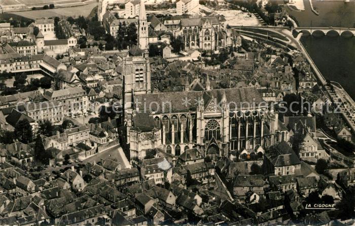Auxerre La Cathedrale vue aérienne