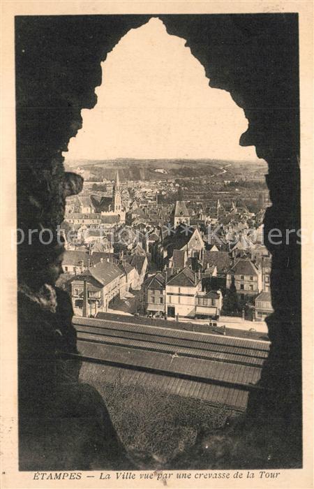 Etampes La Ville vue par une crevasse de la Tour