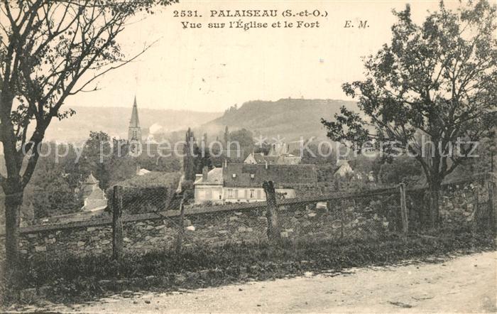 Palaiseau Vue sur l'Eglise et le Fort
