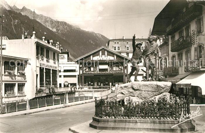 Chamonix Monument de Saussure Statue