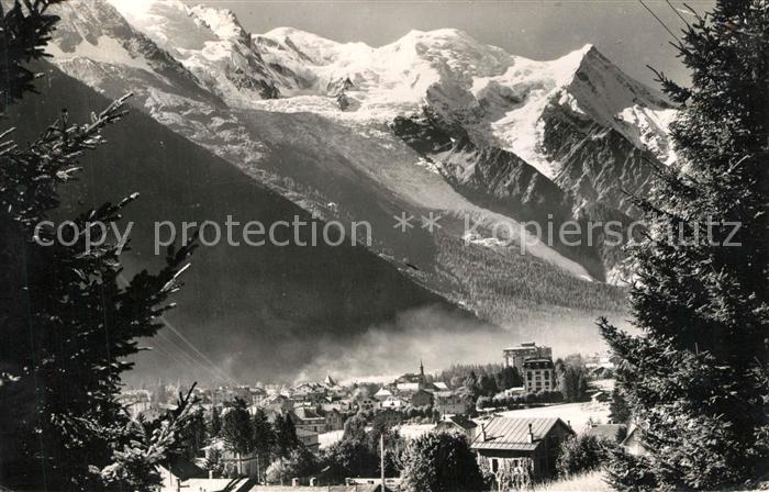 Chamonix Vue Generale et le Mont Blanc