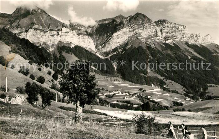 Montmin Panorama Village au flanc du Massif de la Tournett Alpes