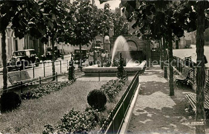 Cusset Allier Place Louis Blanc Fontaine et le Square