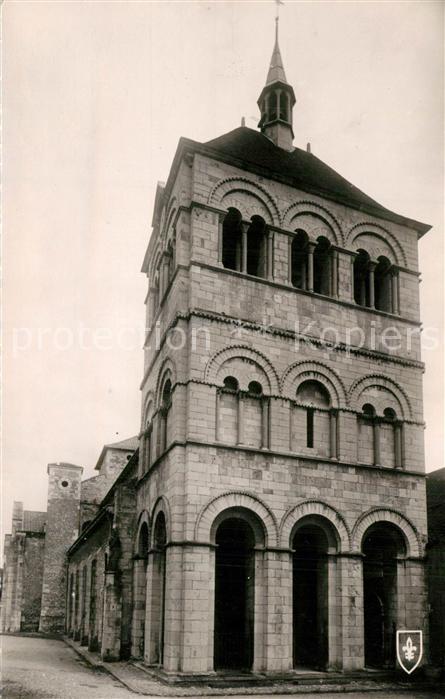Ebreuil Eglise Saint Léger Monument historique XIIe siècle