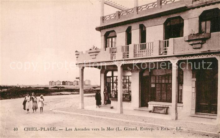 Criel Plage Les Arcades vers la Mer