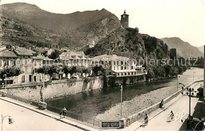 Tarascon-sur-Ariege Le Pontet les Quais Au fond le Bois de la Bessede