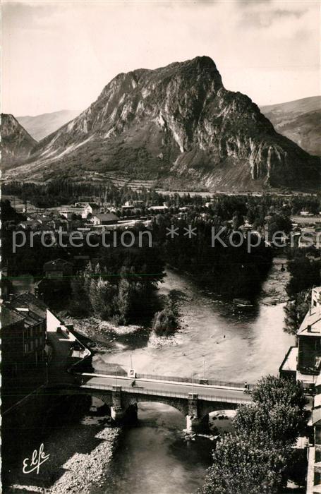 Tarascon-sur-Ariege Vue Plongeanie sur le Pont