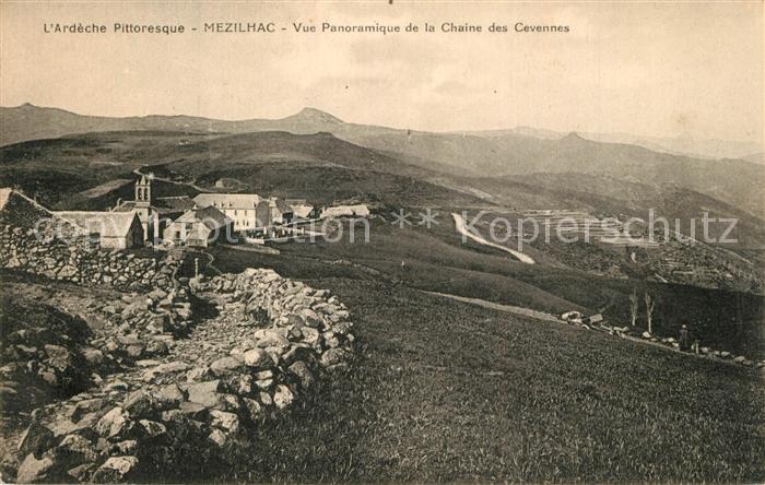 Mezilhac Vue panoramique de la Chaine des Cevennes