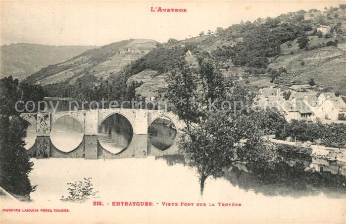Entraygues-sur-Truyere Vieux Pont sur la Truyere