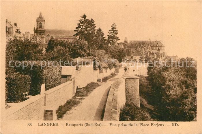 Langres Les remparts vue prise de la Place Ferjeux