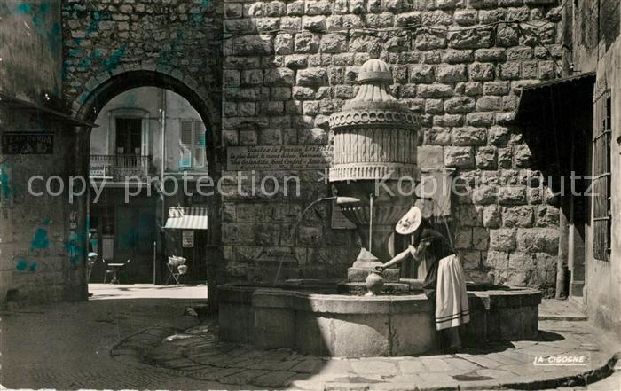Vence-la-Jolie Fontaine et Porte du Peyra