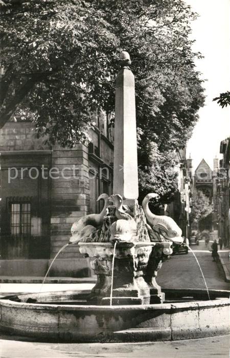 Aix-en-Provence La Fontaine des Quatre Dauphins