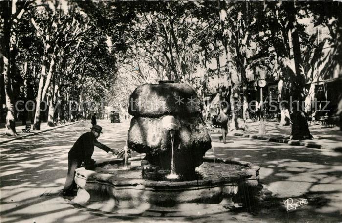 Aix-en-Provence Fontaine d’Eau Chaude sur le Cours Mira