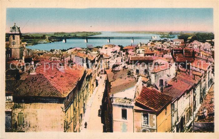 Arles Bouches-du-Rhone Vur sur le Rhone