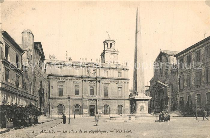 Arles Bouches-du-Rhone La Place de la Republique