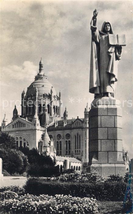 Lisieux La Basilique Statue Ste Therese