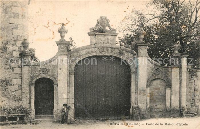 Retaud Porte de la Maison d Ecole