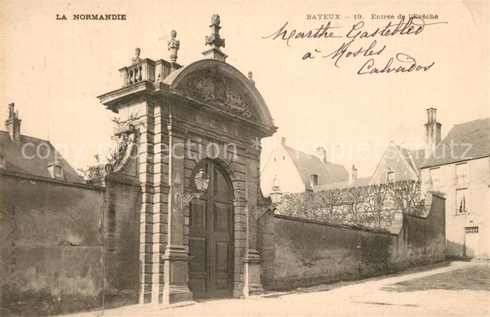 Bayeux Entrée de l'Evêché