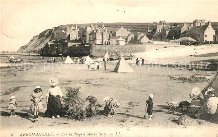 Arromanches-les-Bains Sur la plage a marée basse